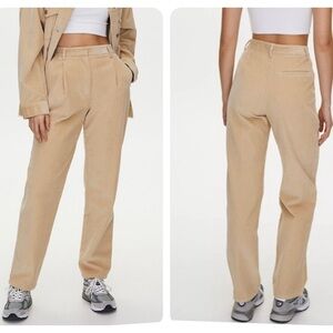 Aritzia Wilfred Free Lennox Pants High-Rise
Corduroy Pleated Beige Giselle Sz 2
